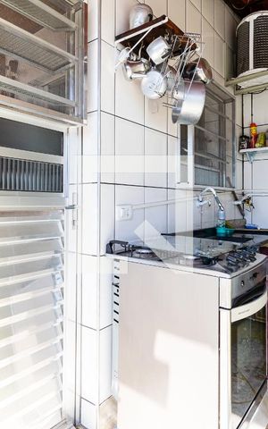Casa à venda com 200m², 6 quartos e 2 vagas Casa à venda com 200m², 6 quartos e 2 vagaslavanderia