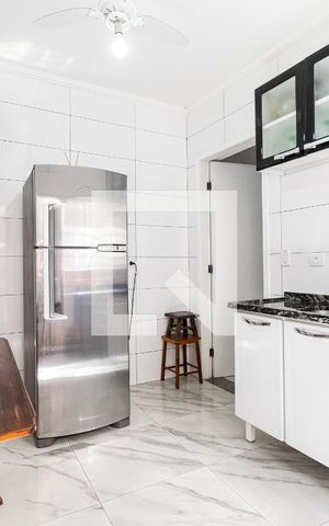 Casa à venda com 200m², 6 quartos e 2 vagas Casa à venda com 200m², 6 quartos e 2 vagasSala/Cozinha Kitnet 3