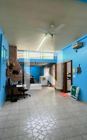 Casa à venda com 216m², 2 quartos e 2 vagasGaragem