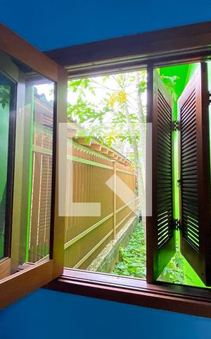 Casa à venda com 216m², 2 quartos e 2 vagasJanela do Quarto 2
