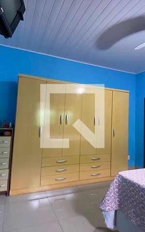 Casa à venda com 216m², 2 quartos e 2 vagasQuarto 1 - Suíte