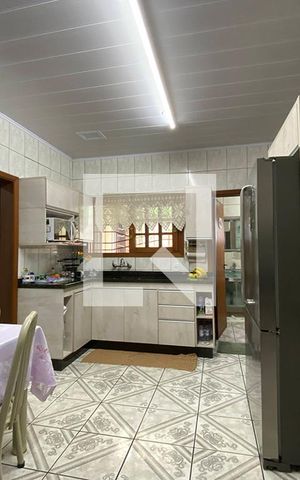 Casa à venda com 216m², 2 quartos e 2 vagasCozinha