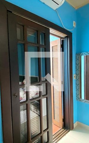 Casa à venda com 216m², 2 quartos e 2 vagasPorta Janela do Quarto 3