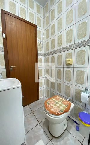 Casa à venda com 216m², 2 quartos e 2 vagasBanheiro da Suite
