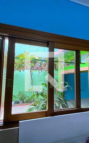 Casa à venda com 216m², 2 quartos e 2 vagasJanela do Quarto da Suite
