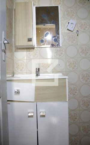 Casa à venda com 180m², 4 quartos e sem vagabanheiro 1