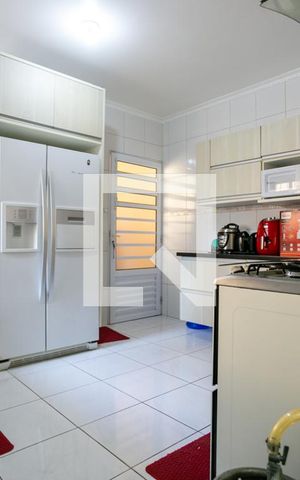 Casa à venda com 123m², 3 quartos e 2 vagas Casa à venda com 123m², 3 quartos e 2 vagasCozinha