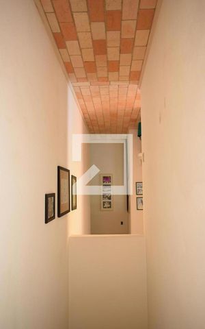 Casa à venda com 328m², 3 quartos e 8 vagasCorredor
