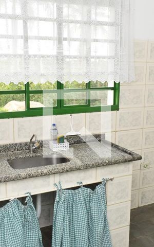 Casa à venda com 328m², 3 quartos e 8 vagasCozinha Casa 2