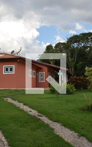 Casa à venda com 328m², 3 quartos e 8 vagasFachada