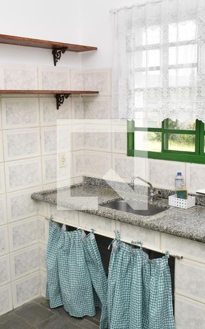 Casa à venda com 328m², 3 quartos e 8 vagasCozinha Casa 2