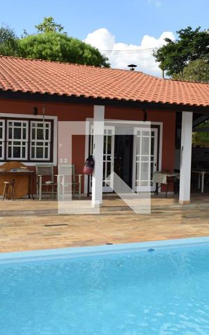 Casa à venda com 328m², 3 quartos e 8 vagasPiscina