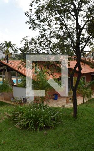 Casa à venda com 328m², 3 quartos e 8 vagasÁrea Externa casa 1