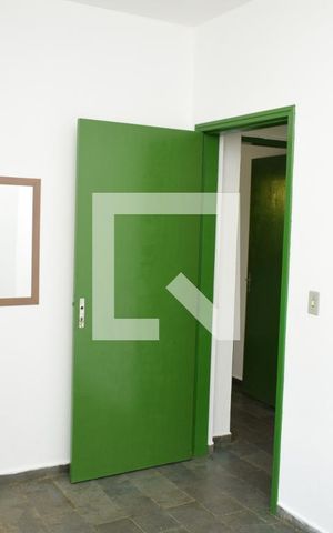 Casa à venda com 328m², 3 quartos e 8 vagasQuarto 1 Casa 2