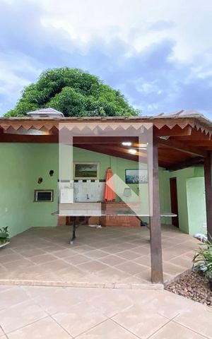Casa à venda com 223m², 5 quartos e 2 vagasChalé