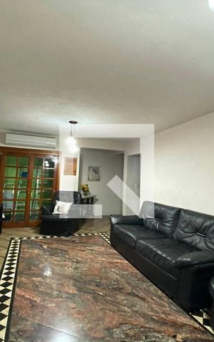 Casa à venda com 223m², 5 quartos e 2 vagasSala