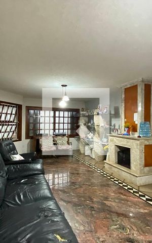 Casa à venda com 223m², 5 quartos e 2 vagasSala