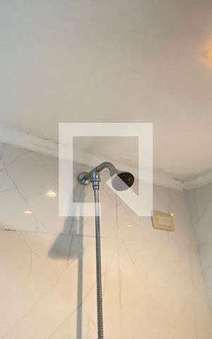 Casa à venda com 223m², 5 quartos e 2 vagasChuveiro do Banheiro Quarto 1 - Suíte