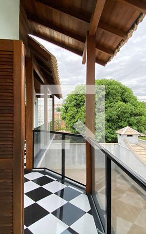 Casa à venda com 223m², 5 quartos e 2 vagasSacada do Quarto 3