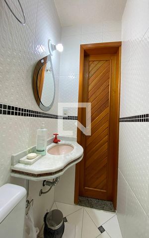 Casa à venda com 223m², 5 quartos e 2 vagasBanheiro de Serviço