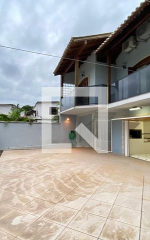 Casa à venda com 223m², 5 quartos e 2 vagasÁrea Externa