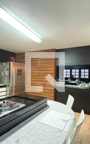 Casa à venda com 223m², 5 quartos e 2 vagasCozinha