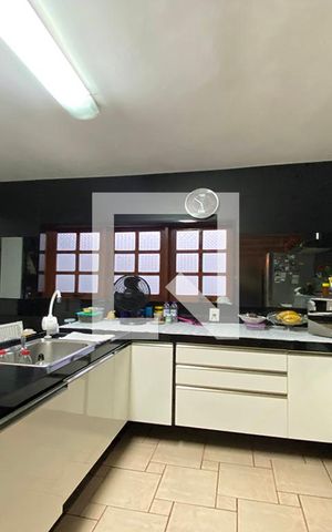 Casa à venda com 223m², 5 quartos e 2 vagasCozinha