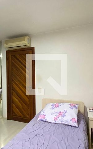 Casa à venda com 223m², 5 quartos e 2 vagasQuarto 4