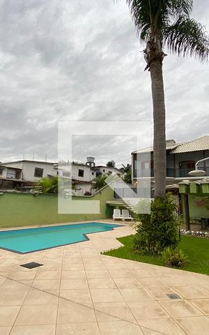 Casa à venda com 223m², 5 quartos e 2 vagasPiscina