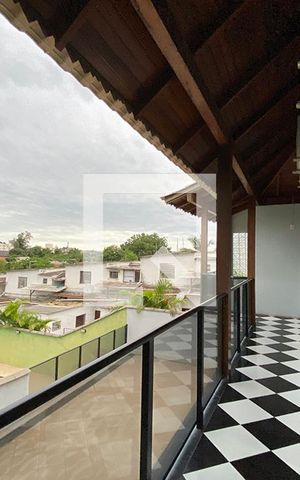 Casa à venda com 223m², 5 quartos e 2 vagasSacada Quarto 1 - Suíte