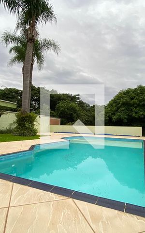Casa à venda com 223m², 5 quartos e 2 vagasPiscina