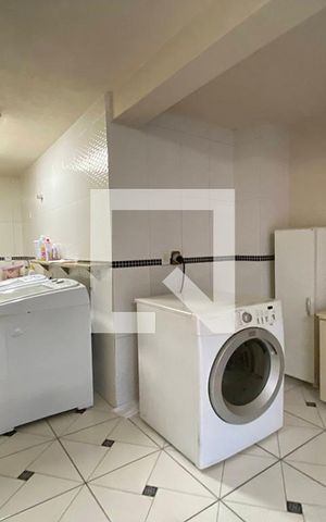 Casa à venda com 223m², 5 quartos e 2 vagasLavanderia