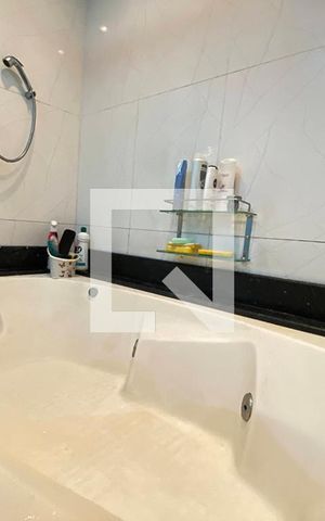 Casa à venda com 223m², 5 quartos e 2 vagasBanheiro Quarto 1 - Suíte