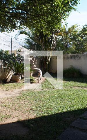 Casa à venda com 431m², 6 quartos e 2 vagas Casa à venda com 431m², 6 quartos e 2 vagasQuintal