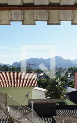 Casa à venda com 431m², 6 quartos e 2 vagas Casa à venda com 431m², 6 quartos e 2 vagasVista