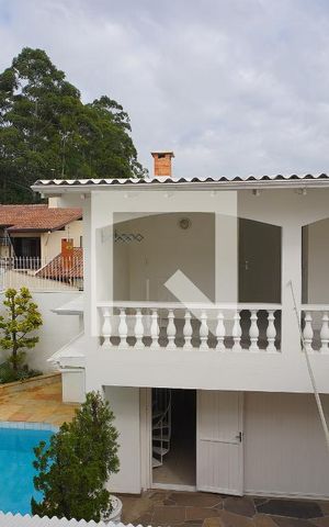 Casa à venda com 200m², 4 quartos e 6 vagasQuarto 1 - Vista