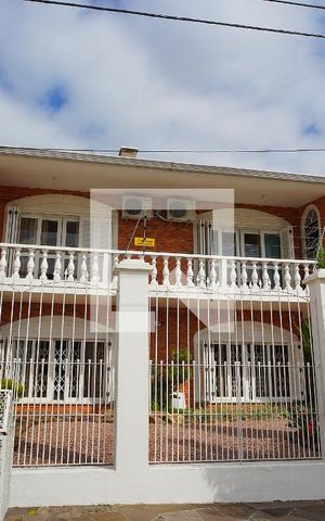 Casa à venda com 200m², 4 quartos e 6 vagasFachada da Casa