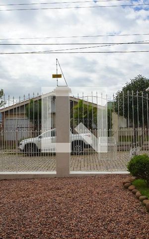 Casa à venda com 200m², 4 quartos e 6 vagasSala - Vista