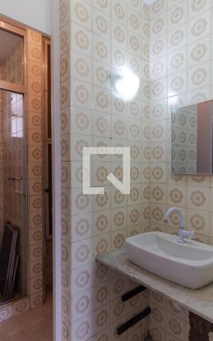 Apartamento à venda com 60m², 2 quartos e 1 vaga Apartamento à venda com 60m², 2 quartos e 1 vagaBanheiro