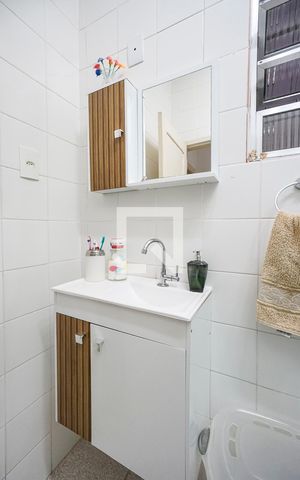 Casa à venda com 190m², 2 quartos e 1 vaga Casa à venda com 190m², 2 quartos e 1 vagaBanheiro