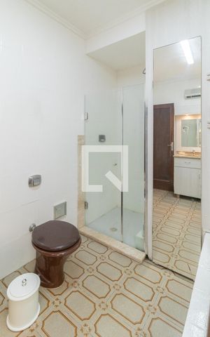 Apartamento à venda com 144m², 3 quartos e 2 vagas Apartamento à venda com 144m², 3 quartos e 2 vagasBanheiro