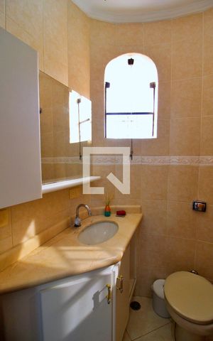 Casa à venda com 315m², 5 quartos e 4 vagasBanheiro da Suíte 1