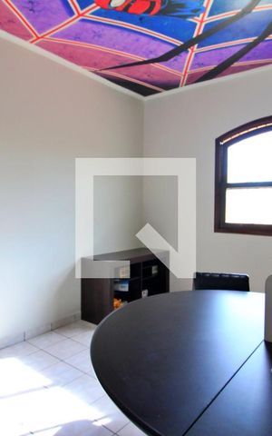 Casa à venda com 315m², 5 quartos e 4 vagasQuarto 3