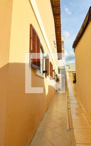 Casa à venda com 315m², 5 quartos e 4 vagasCorredor