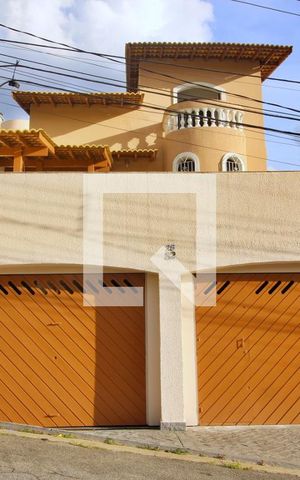 Casa à venda com 315m², 5 quartos e 4 vagasFachada