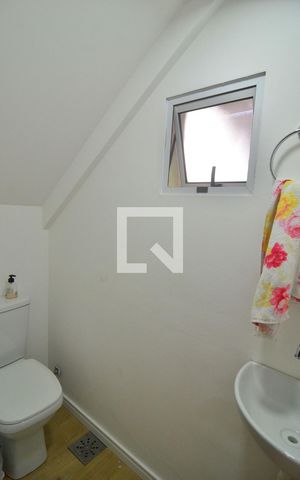 Casa à venda com 95m², 4 quartos e 2 vagasLavabo