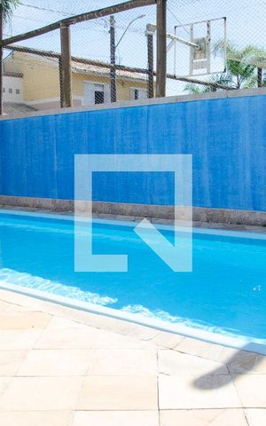 Casa à venda com 95m², 4 quartos e 2 vagas Casa à venda com 95m², 4 quartos e 2 vagasPiscina