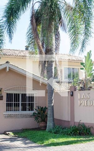 Casa à venda com 95m², 4 quartos e 2 vagas Casa à venda com 95m², 4 quartos e 2 vagasFachada