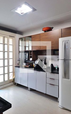 Casa à venda com 229m², 5 quartos e 3 vagasCasa 2 - Cozinha