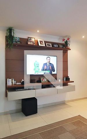 Casa à venda com 229m², 5 quartos e 3 vagasSala
